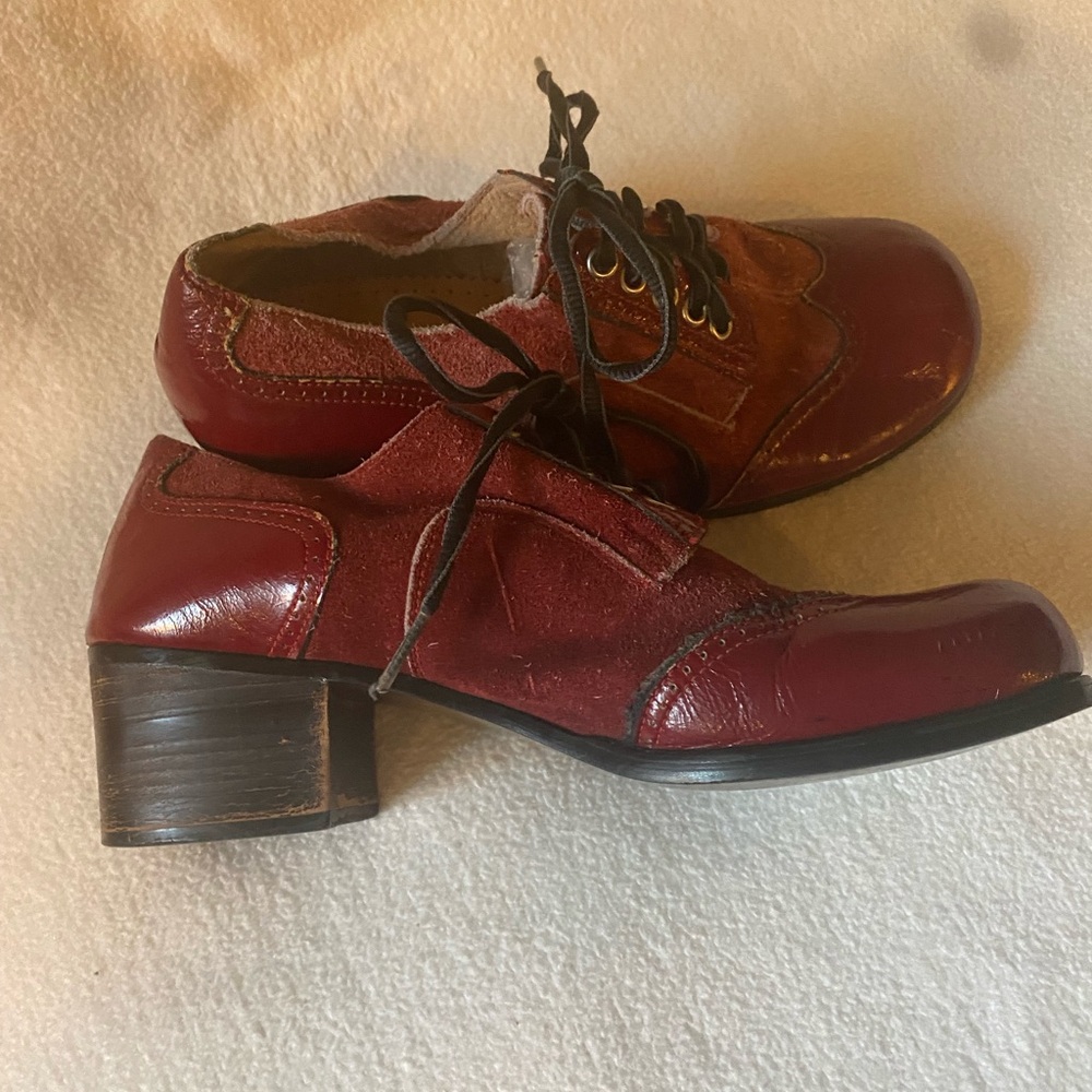 Cranberry leather Vintage Lace-Up saddle shoes - Picture 4 of 6